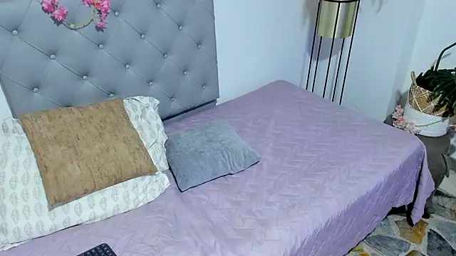 Snapshot of IsabellaReinaa chatting on July 31, 2026, 12:37 pm IsabellaReinaa online show from July 31, 2026, 12:37 pm