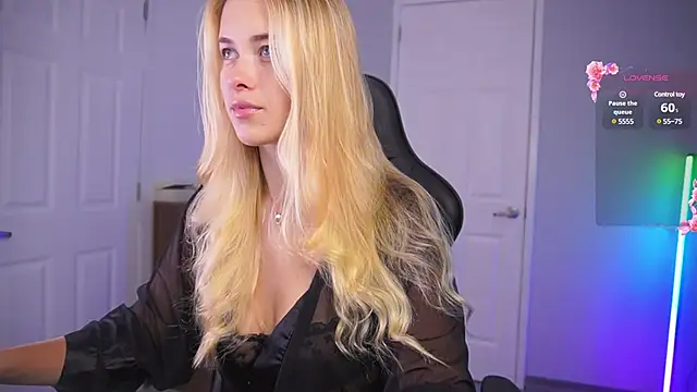 DanikaDillan online show from January 24, 2025, 1:24 am