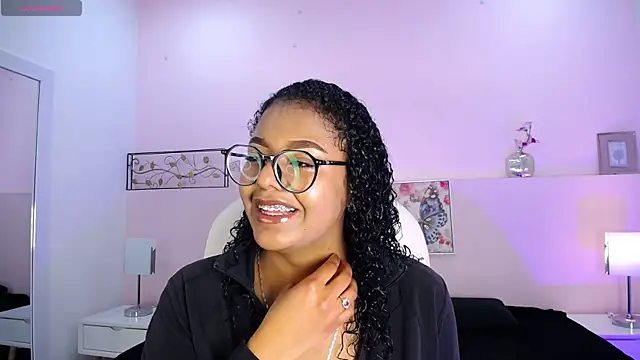 Snapshot of Afroditaa_19 chatting on August 2, 2026, 8:51 pm Afroditaa 19 online show from August 2, 2026, 8:51 pm