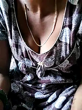 Snapshot of Lovely-Deepa chatting on August 6, 2026, 4:58 am Lovely-Deepa online show from August 6, 2026, 4:58 am