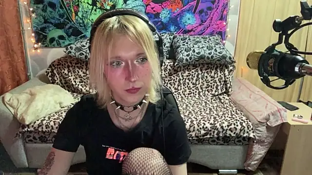 Snapshot of Reboot_F5 chatting on August 6, 2026, 4:09 pm Reboot F5 online show from August 6, 2026, 4:09 pm