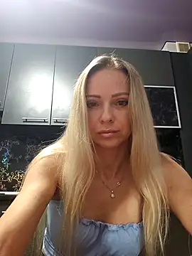 Snapshot of GhostLily1 chatting on August 5, 2026, 11:17 pm GhostLily1 online show from August 5, 2026, 11:17 pm