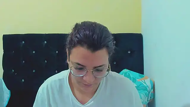 Snapshot of MARILYN_GARCIA chatting on December 30, 2024, 12:32 am MARILYN GARCIA online show from December 30, 2024, 12:32 am