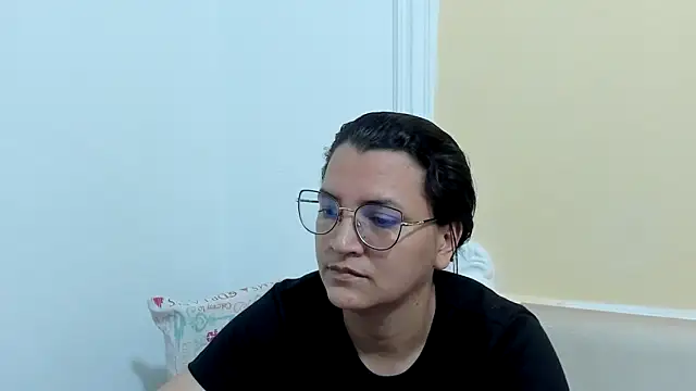 Snapshot of MARILYN_GARCIA chatting on March 3, 2025, 9:37 pm MARILYN GARCIA online show from March 3, 2025, 9:37 pm