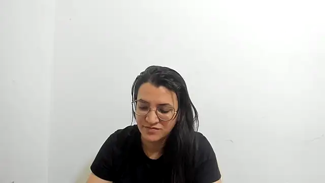 Snapshot of MARILYN_GARCIA chatting on September 16, 2025, 1:23 pm MARILYN GARCIA online show from September 16, 2025, 1:23 pm