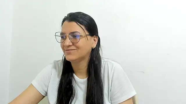 Snapshot of MARILYN_GARCIA chatting on September 27, 2025, 10:59 pm MARILYN GARCIA online show from September 27, 2025, 10:59 pm