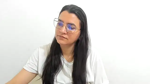 Snapshot of MARILYN_GARCIA chatting on September 29, 2025, 1:38 pm MARILYN GARCIA online show from September 29, 2025, 1:38 pm