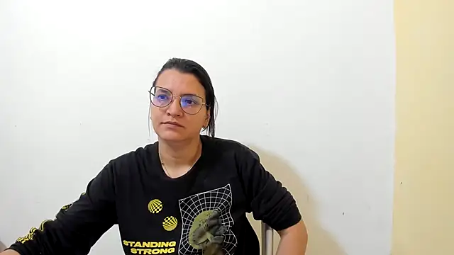 Snapshot of MARILYN_GARCIA chatting on October 11, 2025, 2:15 pm MARILYN GARCIA online show from October 11, 2025, 2:15 pm