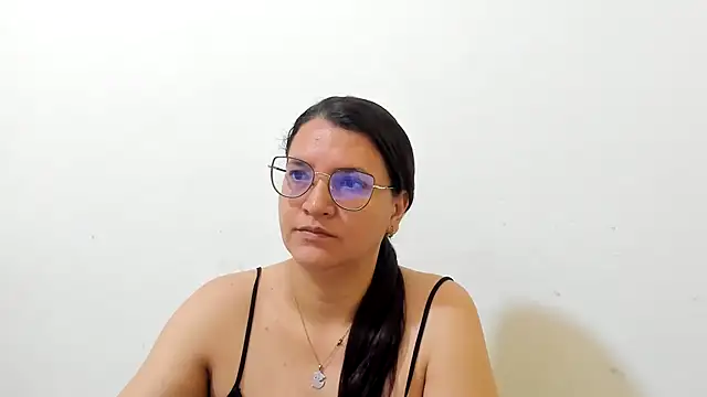 Snapshot of MARILYN_GARCIA chatting on October 28, 2025, 12:30 pm MARILYN GARCIA online show from October 28, 2025, 12:30 pm