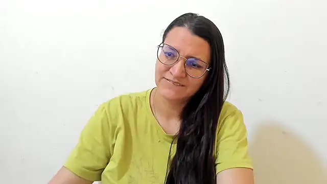 Snapshot of MARILYN_GARCIA chatting on October 30, 2025, 1:34 pm MARILYN GARCIA online show from October 30, 2025, 1:34 pm