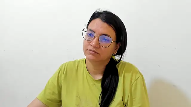 Snapshot of MARILYN_GARCIA chatting on November 3, 2025, 1:45 pm MARILYN GARCIA online show from November 3, 2025, 1:45 pm