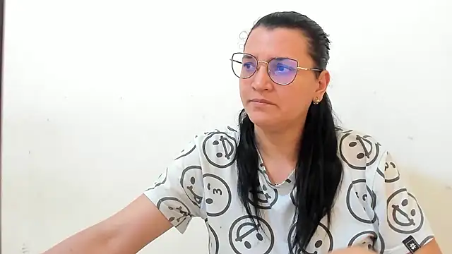 Snapshot of MARILYN_GARCIA chatting on November 7, 2025, 4:51 pm MARILYN GARCIA online show from November 7, 2025, 4:51 pm