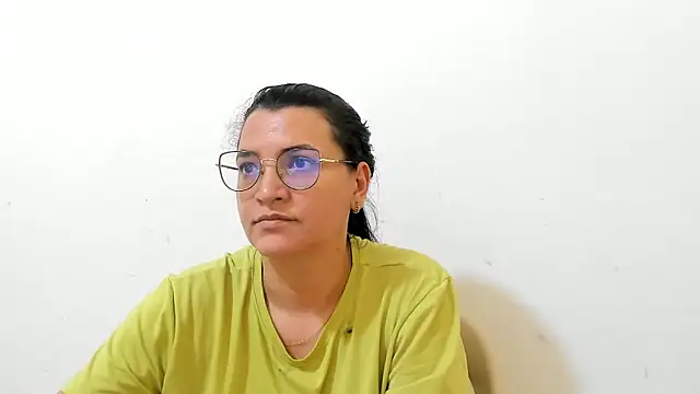 Snapshot of MARILYN_GARCIA chatting on November 13, 2025, 3:55 pm MARILYN GARCIA online show from November 13, 2025, 3:55 pm