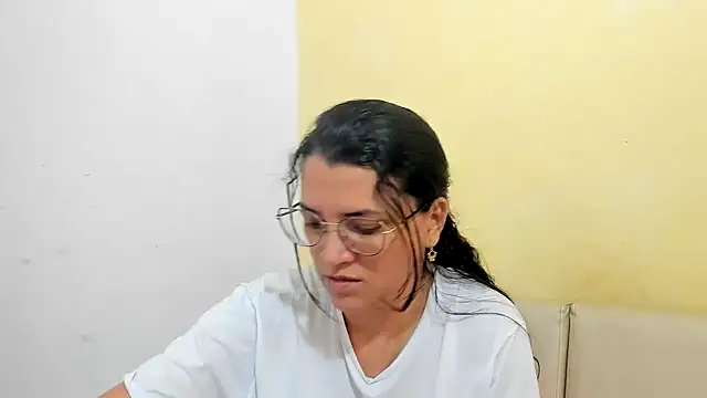 MARILYN GARCIA online show from April 1, 2026, 1:41 pm