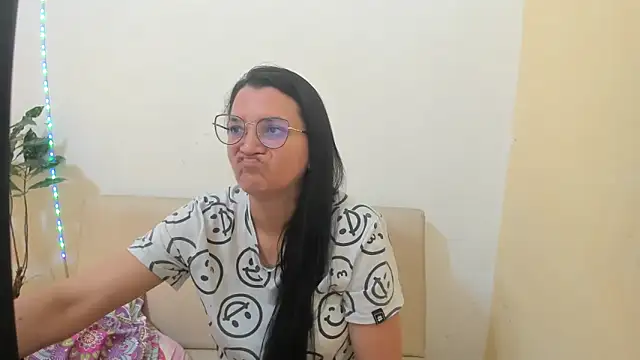 Snapshot of MARILYN_GARCIA chatting on April 22, 2026, 4:08 pm MARILYN GARCIA online show from April 22, 2026, 4:08 pm