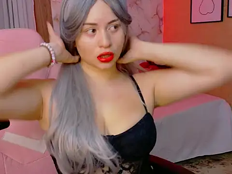 Snapshot of Esmeralda20 chatting on August 6, 2026, 8:00 pm Esmeralda20 online show from August 6, 2026, 8:00 pm