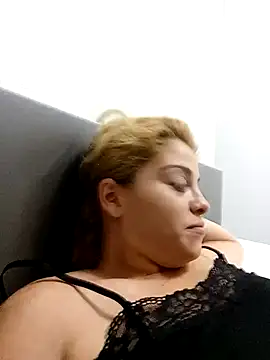 Ionelaxxx online show from August 6, 2026, 8:33 pm