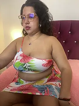 Snapshot of shara_ chatting on March 1, 2025, 2:48 am shara online show from March 1, 2025, 2:48 am