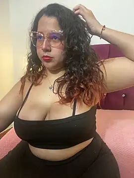 Snapshot of shara_ chatting on March 5, 2025, 3:51 am shara online show from March 5, 2025, 3:51 am