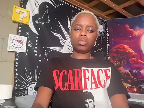 SimoneSavage online show from November 8, 2025, 3:29 am