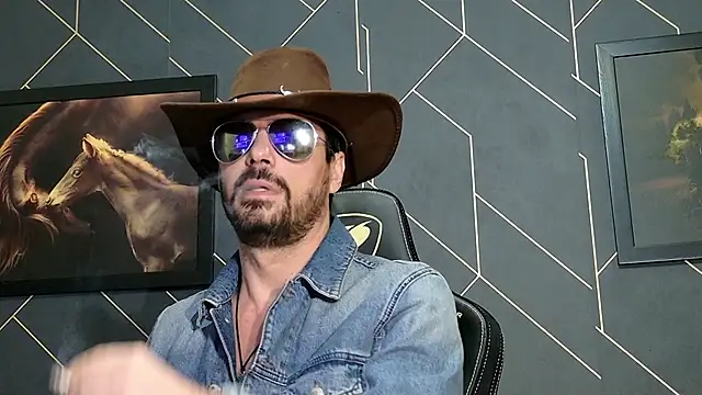 Snapshot of ChrisKox chatting on January 30, 2025, 1:22 am ChrisKox online show from January 30, 2025, 1:22 am