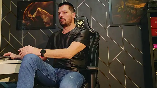 Snapshot of ChrisKox chatting on January 31, 2025, 8:11 am ChrisKox online show from January 31, 2025, 8:11 am