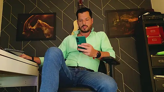 Snapshot of ChrisKox chatting on March 12, 2025, 6:44 pm ChrisKox online show from March 12, 2025, 6:44 pm