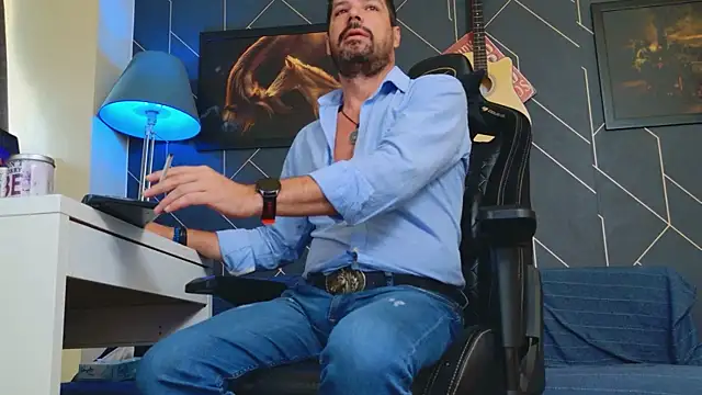 Snapshot of ChrisKox chatting on September 15, 2025, 6:13 am ChrisKox online show from September 15, 2025, 6:13 am