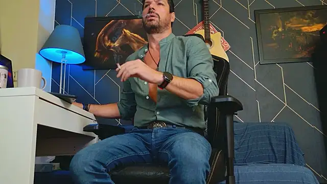 Snapshot of ChrisKox chatting on October 6, 2025, 3:04 am ChrisKox online show from October 6, 2025, 3:04 am