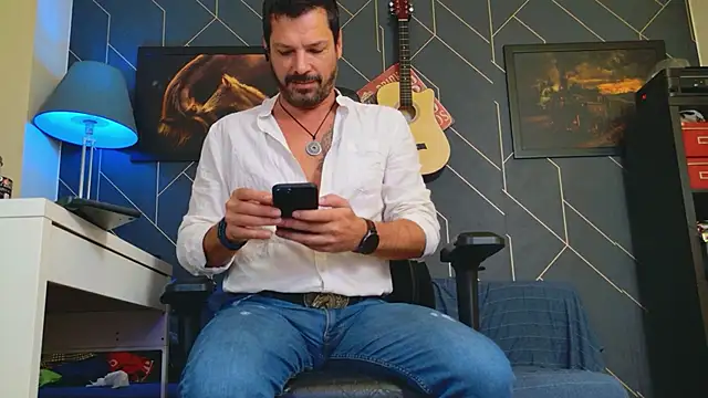 Snapshot of ChrisKox chatting on October 10, 2025, 5:06 am ChrisKox online show from October 10, 2025, 5:06 am