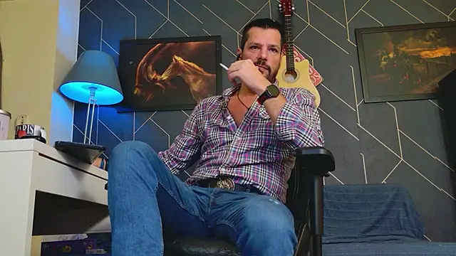 Snapshot of ChrisKox chatting on October 20, 2025, 4:13 am ChrisKox online show from October 20, 2025, 4:13 am