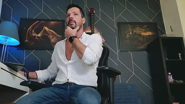 Snapshot of ChrisKox chatting on October 24, 2025, 6:37 pm ChrisKox online show from October 24, 2025, 6:37 pm