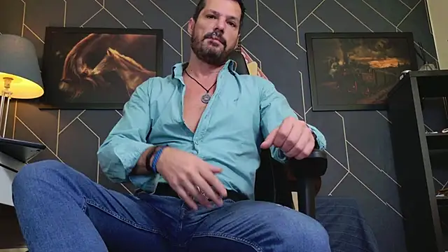 Snapshot of ChrisKox chatting on November 3, 2025, 2:35 am ChrisKox online show from November 3, 2025, 2:35 am