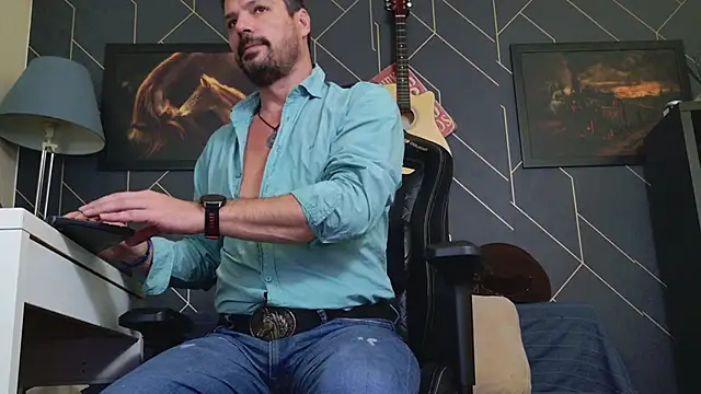 Snapshot of ChrisKox chatting on November 3, 2025, 2:40 pm ChrisKox online show from November 3, 2025, 2:40 pm