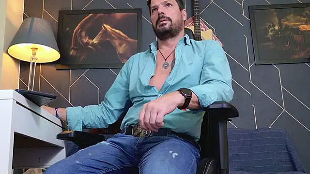 Snapshot of ChrisKox chatting on November 9, 2025, 7:45 pm ChrisKox online show from November 9, 2025, 7:45 pm