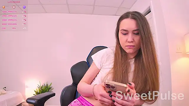 Snapshot of SweetPulse chatting on February 23, 2025, 8:33 pm SweetPulse online show from February 23, 2025, 8:33 pm