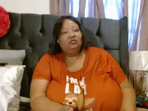 nancy111 online show from February 26, 2025, 4:14 pm