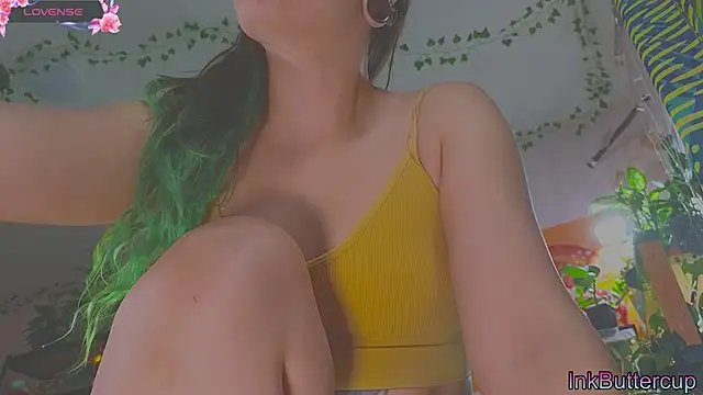 Dead Butterfly online show from September 28, 2025, 3:45 am