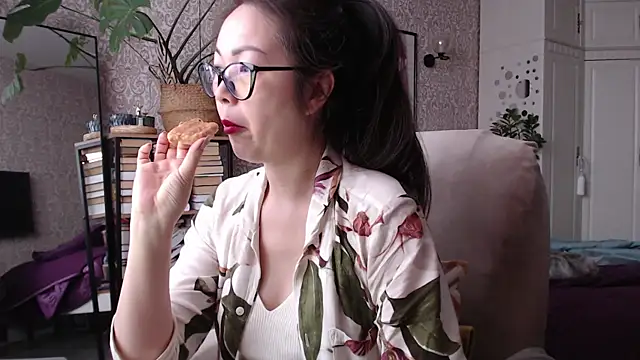 Koreanowner online show from February 6, 2025, 6:51 am