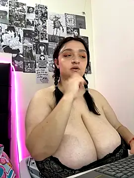 Snapshot of aliceayres797 chatting on October 19, 2025, 5:13 pm aliceayres797 online show from October 19, 2025, 5:13 pm