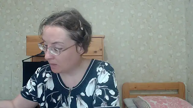 Smart Rose online show from May 16, 2026, 1:43 pm