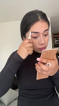 Snapshot of aimi_art1 chatting on December 22, 2025, 9:12 pm aimi art1 online show from December 22, 2025, 9:12 pm