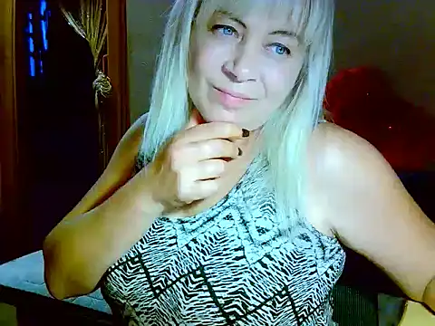 AgoniA7 online show from September 12, 2025, 4:07 pm