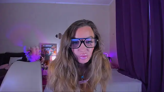 EmmaAbramson online show from July 21, 2026, 8:38 am