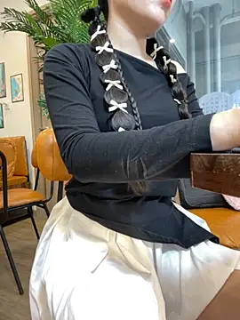 Meilian2021 online show from November 11, 2025, 4:45 am