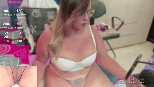 khloeHermaprodit3 online show from February 27, 2025, 10:09 pm