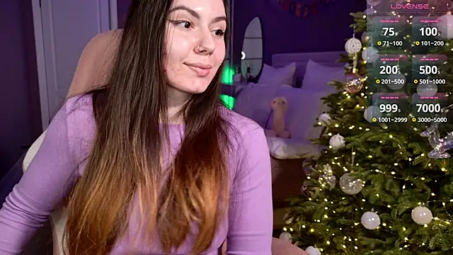 Foxohlove online show from December 18, 2024, 2:06 pm