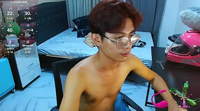 Snapshot of WildestTwink chatting on March 5, 2025, 12:44 pm WildestTwink online show from March 5, 2025, 12:44 pm