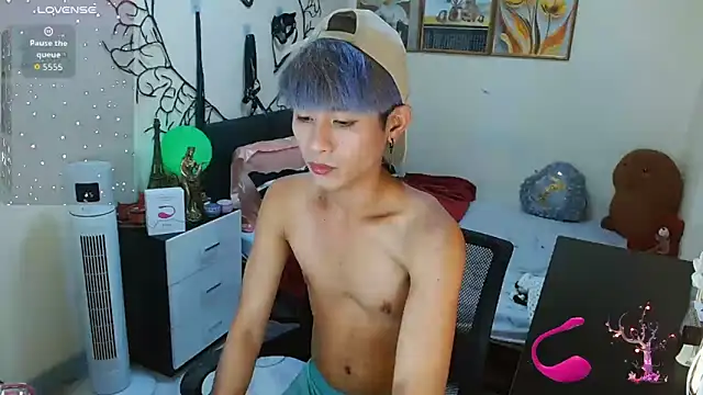 Snapshot of WildestTwink chatting on September 11, 2025, 3:56 pm WildestTwink online show from September 11, 2025, 3:56 pm