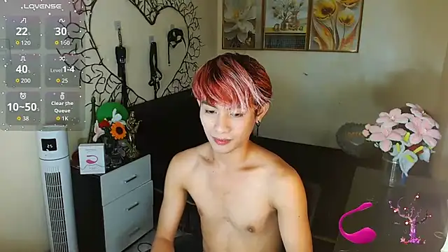 Snapshot of WildestTwink chatting on October 17, 2025, 6:21 pm WildestTwink online show from October 17, 2025, 6:21 pm